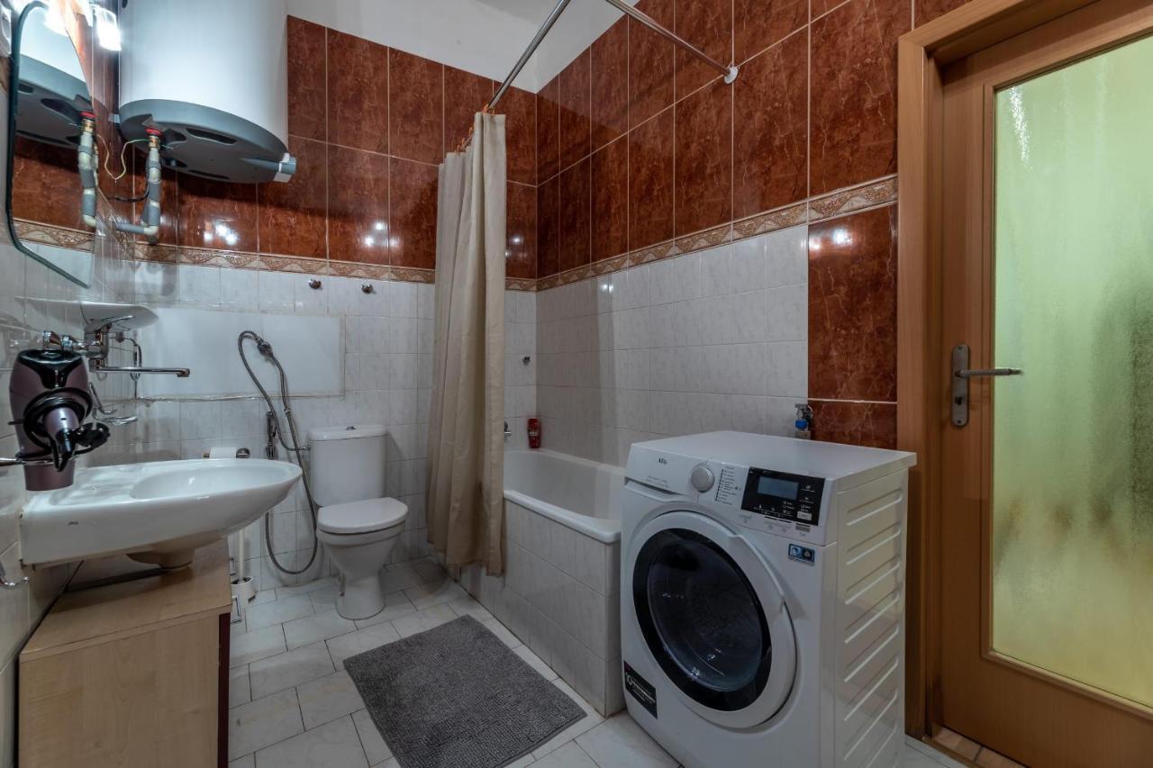 Spacious 3 Bedroom Apartment In The Heart Of Прага Экстерьер фото