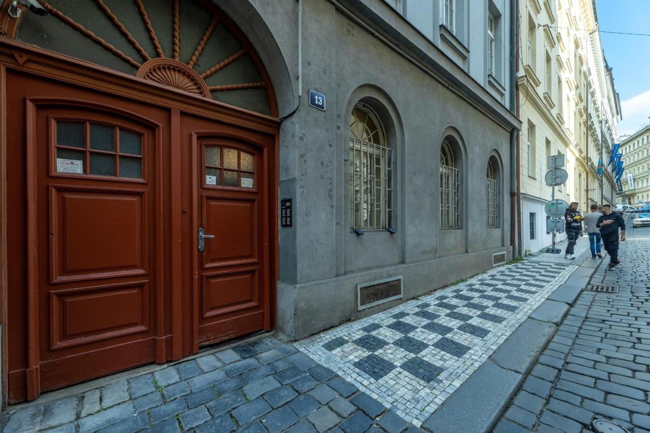 Spacious 3 Bedroom Apartment In The Heart Of Прага Экстерьер фото